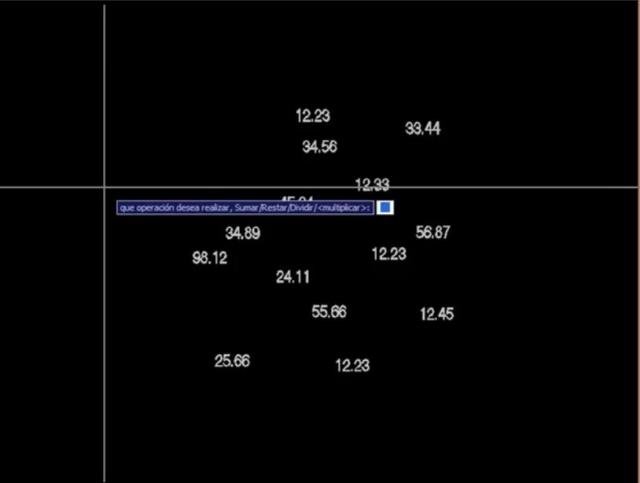 Permite multiplicar, dividir, sumar o restar un determinado valor al texto de todas las entidades de texto